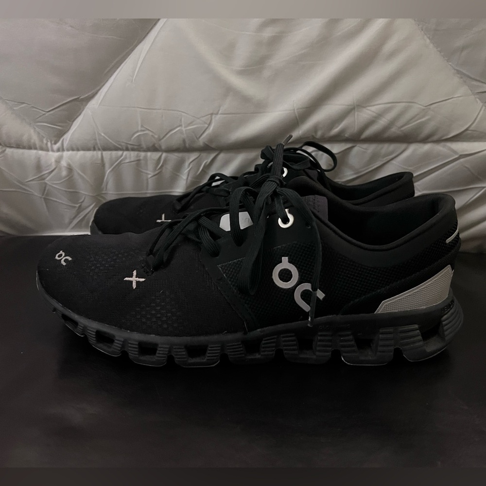 On Cloud X Women’s Running Shoes 8.5 Black and Gray